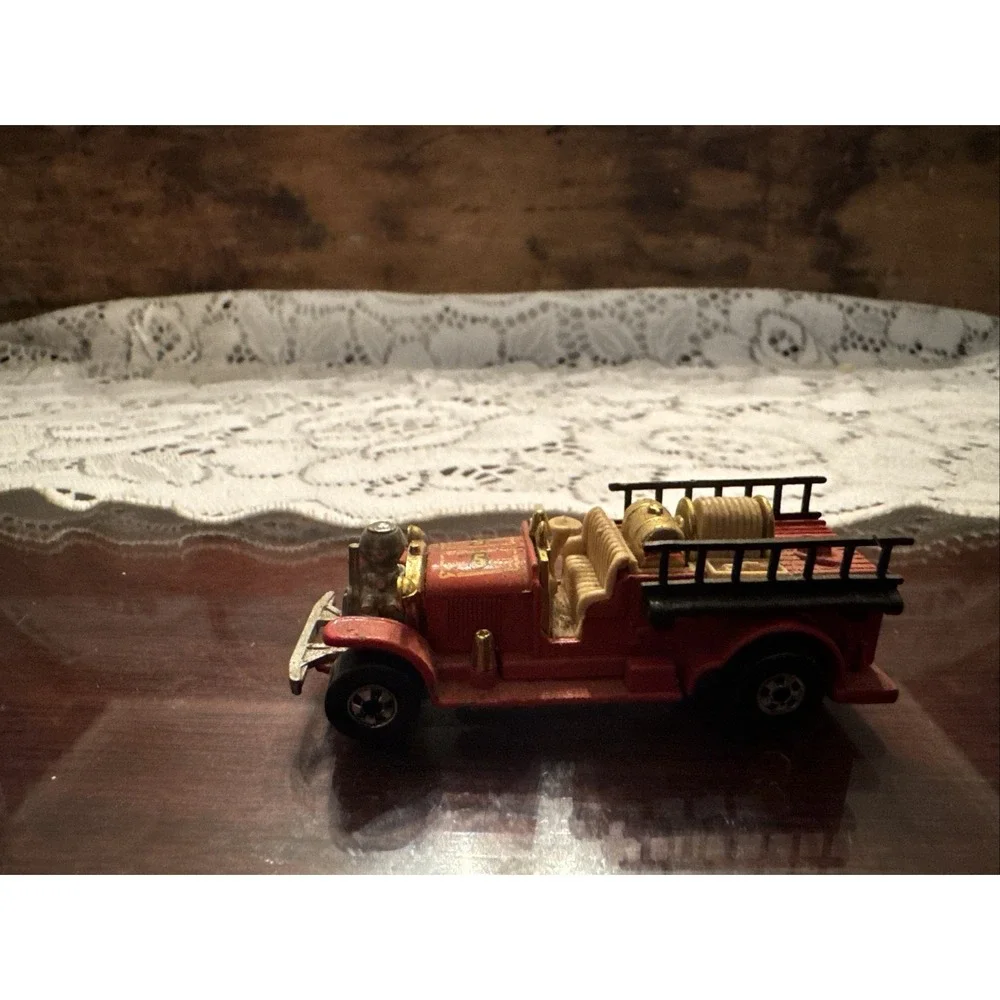 Hot Wheels Old Number 5 Fire Truck 1980 Hong Kong Diecast Car 1/64 #1695
